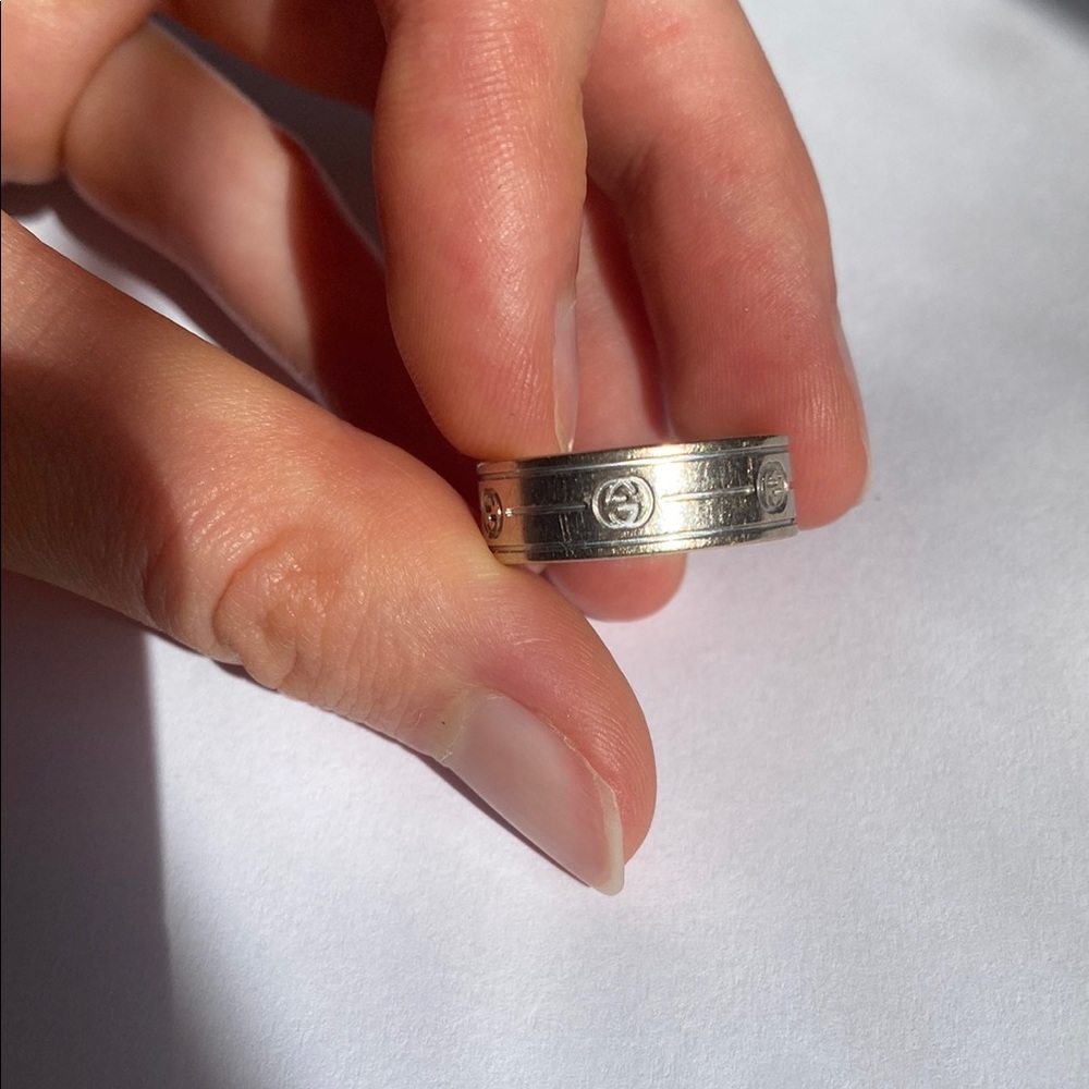 Gucci monogram band ring 18k white gold size 6 - Picture 2 of 8